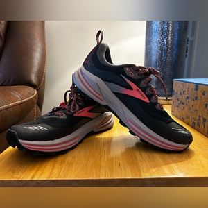 Brooks Cascadia 16 GTX Sz 7